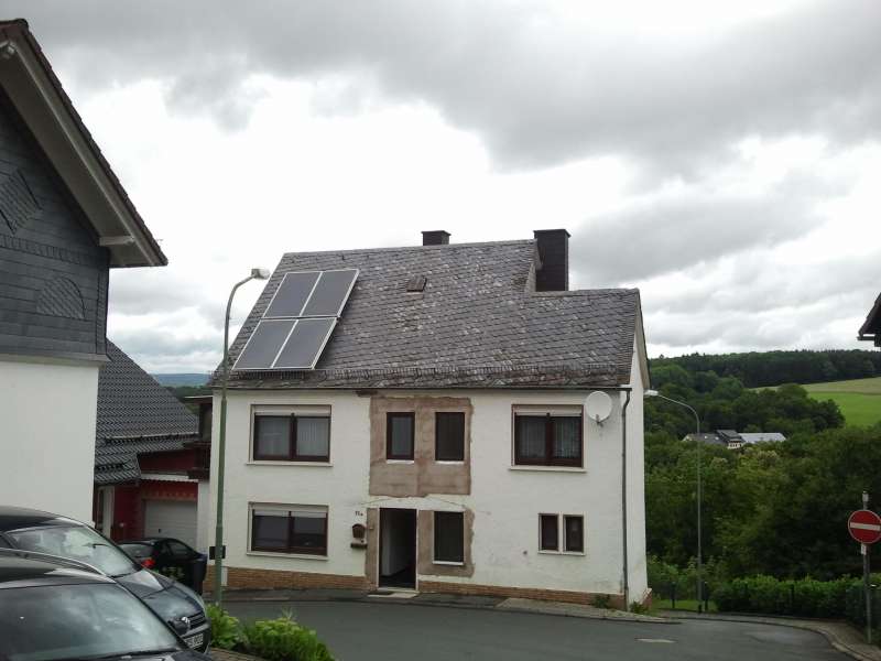 BAU.DE / BAU-Forum: 1. Bild zu Frage "Solarthermie Module schief montiert: Was tun bei falscher Installation? Abstand pr&uuml;fen" im BAU-Forum "Nutzung alternativer Energieformen"