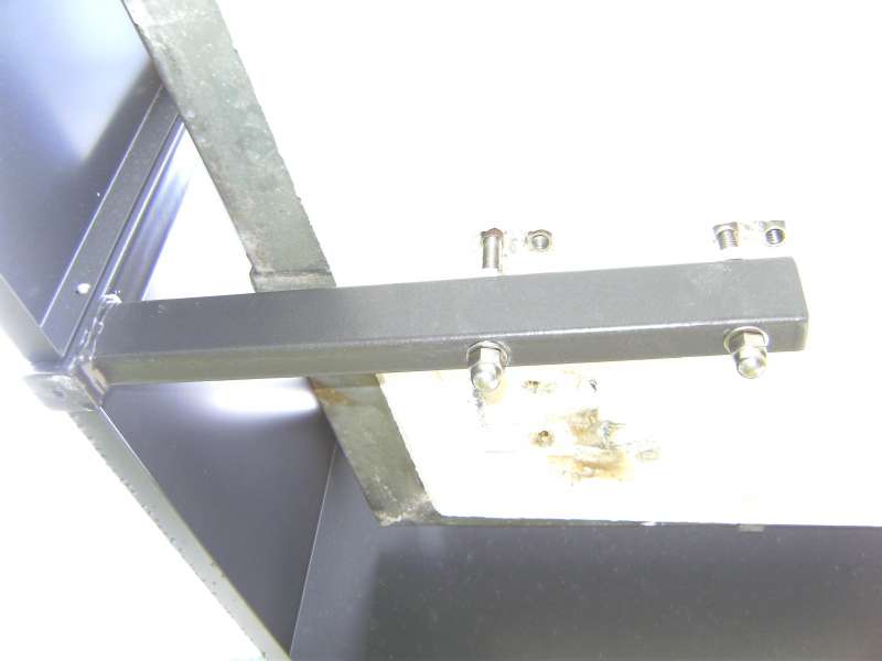 BAU.DE / BAU-Forum: 2. Bild zu Frage "Balkongel&auml;nder Befestigung: Gewindestangen in Betondecke zul&auml;ssig? Sicherheit & Vorschriften" im BAU-Forum "Architekt / Architektur"