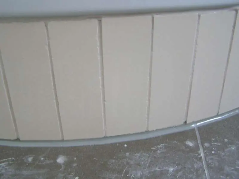 BAU.DE / BAU-Forum: 4. Bild zu Frage "Feinsteinzeug Wandfliesen im Bad: Verlegefehler, M&auml;ngel & Kosten f&uuml;r Gutachter?" im BAU-Forum "Ausbauarbeiten"