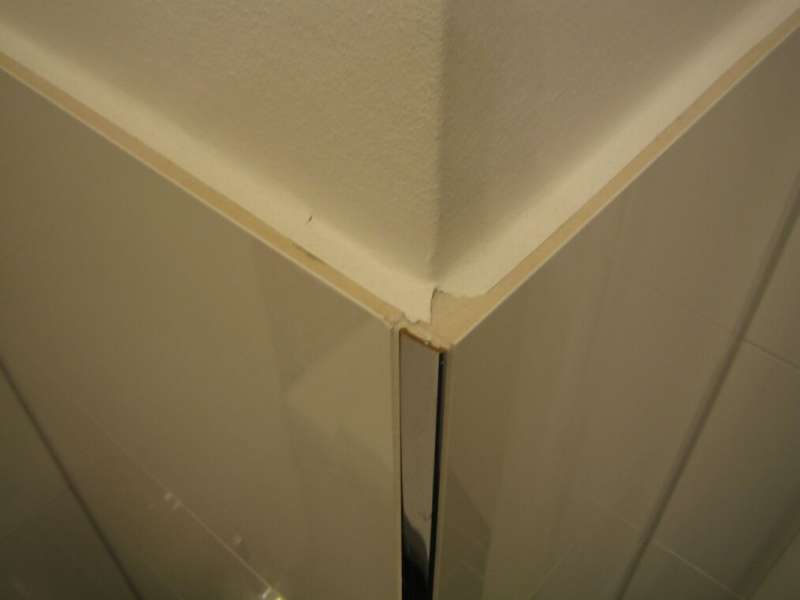 BAU.DE / BAU-Forum: 2. Bild zu Frage "Fliesenabschluss nachträglich ändern: Kosten, Alternativen & Profi-Tipps für Neubau?" im BAU-Forum "Ausbauarbeiten" BAU.DE / BAU-Forum: 2. Bild zu Frage "Fliesenabschluss nachträglich ändern: Kosten, Alternativen & Profi-Tipps für Neubau?" im BAU-Forum "Ausbauarbeiten"