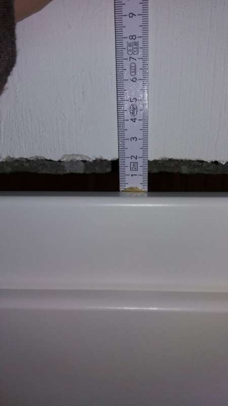 BAU.DE / BAU-Forum: 2. Bild zu Antwort "T&uuml;rzarge Spalt: Fotos zeigen ungleichm&auml;&szlig;igen Mauerdurchbruch" auf die Frage "T&uuml;rzarge Spaltma&szlig; zur Wand: 2 cm normal? Ursachen, L&ouml;sungen & Kosten f&uuml;r Korrektur" im BAU-Forum "Ausbauarbeiten"