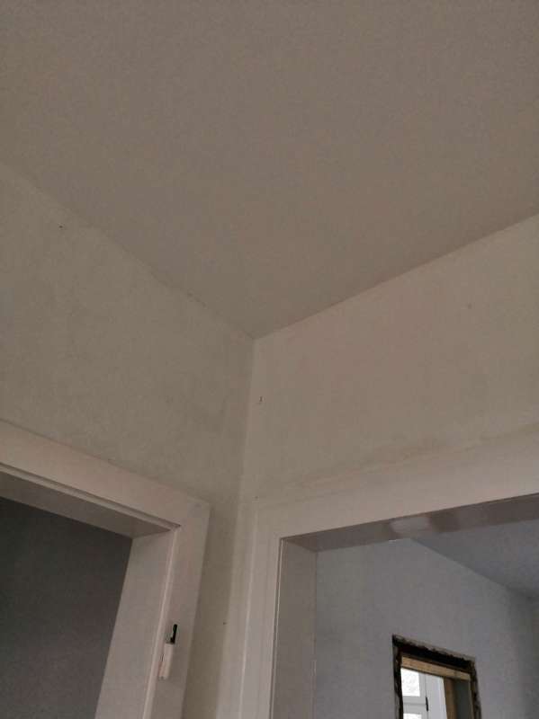 BAU.DE / BAU-Forum: 4. Bild zu Frage "Isoliergrundierung nach Raucherwohnung: Fleckenbildung, Ursachen & L&ouml;sungen f&uuml;r Altbau?" im BAU-Forum "Ausbauarbeiten"