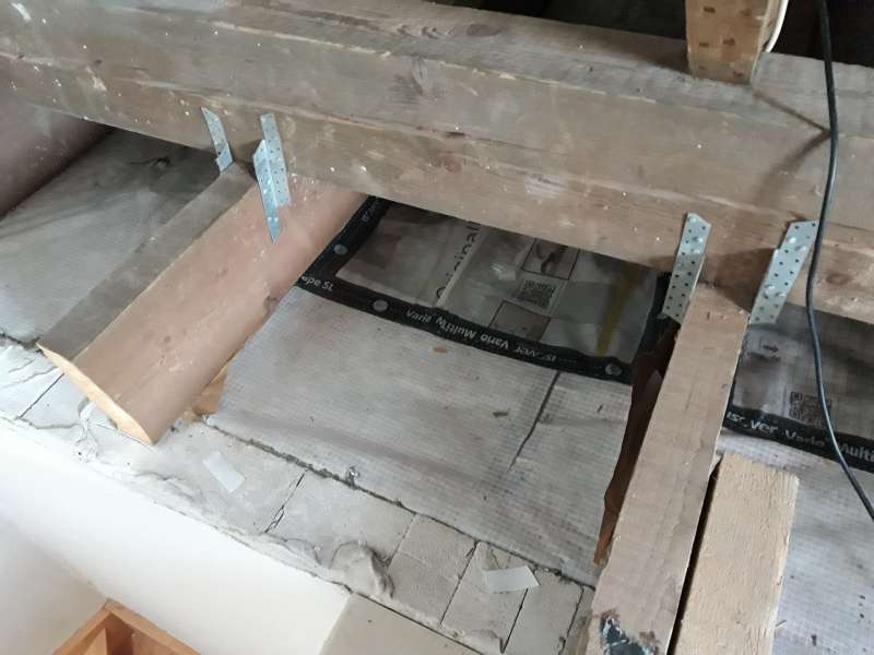 BAU.DE / BAU-Forum: 2. Bild zu Frage "Dampfbremse um Kehlbalken mit Sparrenpfettenanker verlegen" im BAU-Forum "Ausbauarbeiten"