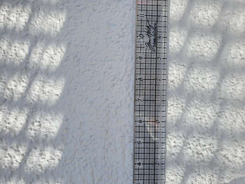 BAU.DE / BAU-Forum: 2. Bild zu Frage "Fassadenanstrich Risse nach 1 Woche: Ursachen, Risiken & Sanierungskosten?" im BAU-Forum "Ausbauarbeiten" BAU.DE / BAU-Forum: 2. Bild zu Frage "Fassadenanstrich Risse nach 1 Woche: Ursachen, Risiken & Sanierungskosten?" im BAU-Forum "Ausbauarbeiten"