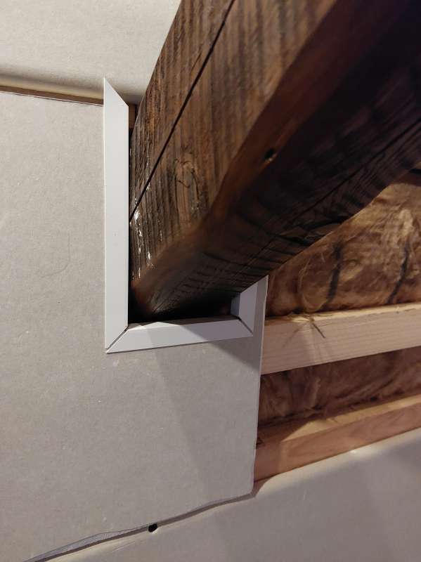 BAU.DE / BAU-Forum: 1. Bild zu Frage "Deckenbalken verkleiden mit Gipskarton: Ideen, Aufbau & Risiken im Altbau?" im BAU-Forum "Ausbauarbeiten" BAU.DE / BAU-Forum: 1. Bild zu Frage "Deckenbalken verkleiden mit Gipskarton: Ideen, Aufbau & Risiken im Altbau?" im BAU-Forum "Ausbauarbeiten"