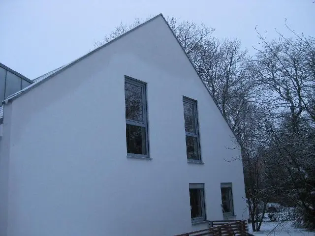 BAU.DE / BAU-Forum: 1. Bild zu Frage "Feuchter Au&szlig;enputz: Ursachen, Folgen & Sanierungskosten bei Stockflecken?" im BAU-Forum "Au&szlig;enw&auml;nde und Fassaden"