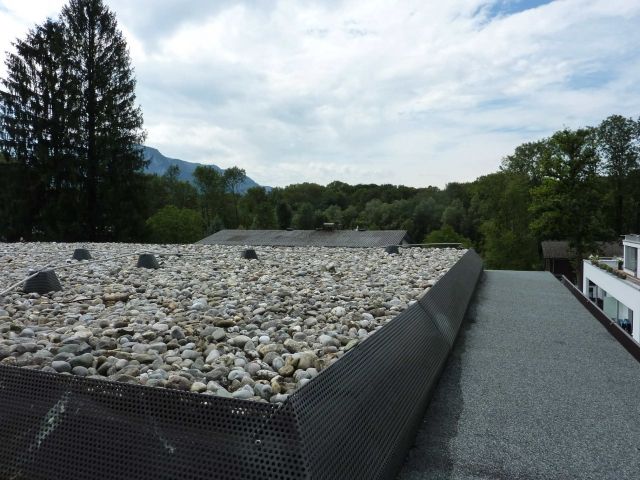 BAU.DE / BAU-Forum: 5. Bild zu Antwort "Schimmel am Vordach: Fotos & Details zum Wandaufbau" auf die Frage "Vollwärmeschutz & Schimmel am Vordach: Ursachen, Risiken & Sanierung?" im BAU-Forum "Außenwände und Fassaden" BAU.DE / BAU-Forum: 5. Bild zu Antwort "Schimmel am Vordach: Fotos & Details zum Wandaufbau" auf die Frage "Vollwärmeschutz & Schimmel am Vordach: Ursachen, Risiken & Sanierung?" im BAU-Forum "Außenwände und Fassaden"