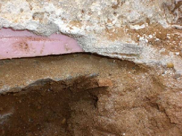 BAU.DE / BAU-Forum: 4. Bild zu Frage "Außenwandabdichtung & Bodenplatte nachträglich abdichten: Kosten, Methoden, Risiken?" im BAU-Forum "Außenwände und Fassaden" BAU.DE / BAU-Forum: 4. Bild zu Frage "Außenwandabdichtung & Bodenplatte nachträglich abdichten: Kosten, Methoden, Risiken?" im BAU-Forum "Außenwände und Fassaden"