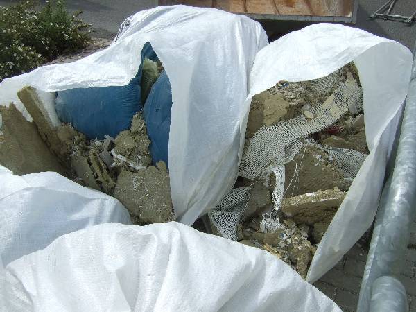 BAU.DE / BAU-Forum: 1. Bild zu Antwort "Kunststoffe am Bau: Steuerzahler zahlen f&uuml;r Systemfehler" auf die Frage "Kunststoffputz vs. Mineralischer Putz: Vorteile, Nachteile & Empfehlungen?" im BAU-Forum "Au&szlig;enw&auml;nde und Fassaden"