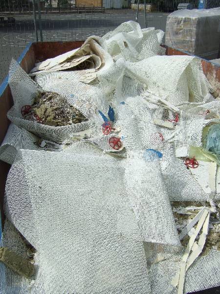 BAU.DE / BAU-Forum: 2. Bild zu Antwort "Kunststoffe am Bau: Steuerzahler zahlen f&uuml;r Systemfehler" auf die Frage "Kunststoffputz vs. Mineralischer Putz: Vorteile, Nachteile & Empfehlungen?" im BAU-Forum "Au&szlig;enw&auml;nde und Fassaden"