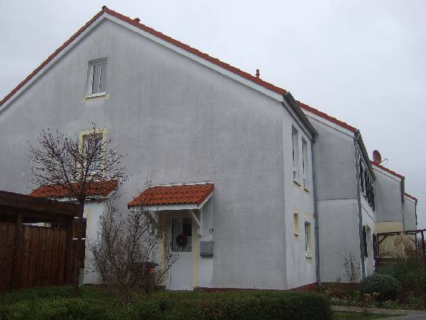 BAU.DE / BAU-Forum: 1. Bild zu Antwort "WDVS-Wirtschaftlichkeit: Heizkostenersparnis vs. Instandsetzungskosten" auf die Frage "Kunststoffputz vs. Mineralischer Putz: Vorteile, Nachteile & Empfehlungen?" im BAU-Forum "Au&szlig;enw&auml;nde und Fassaden"