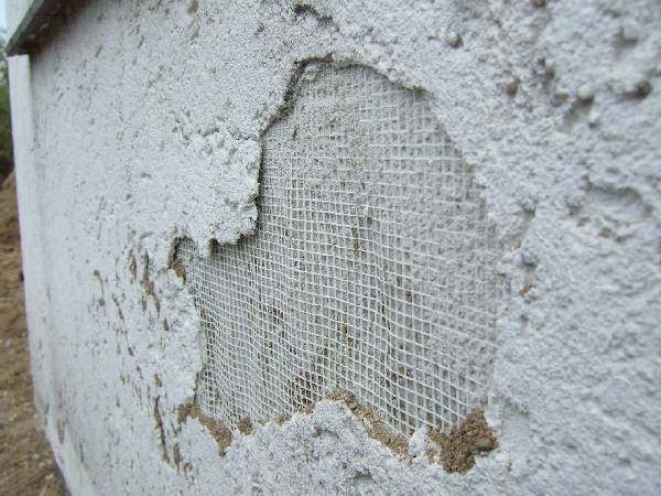 BAU.DE / BAU-Forum: 1. Bild zu Antwort "Fassadengesicht: Kunststoffputz nach 10 Jahren" auf die Frage "Kunststoffputz vs. Mineralischer Putz: Vorteile, Nachteile & Empfehlungen?" im BAU-Forum "Au&szlig;enw&auml;nde und Fassaden"