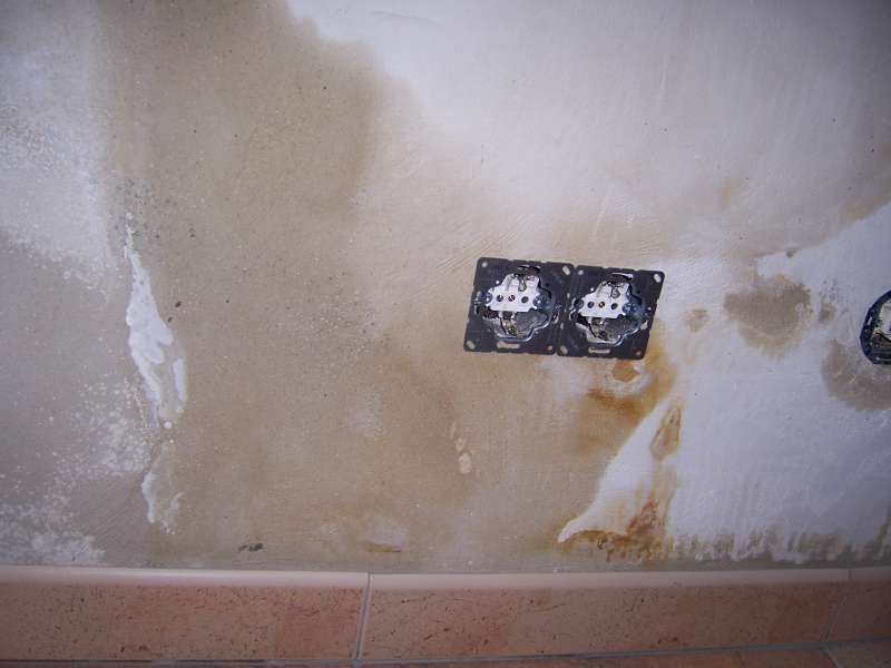 BAU.DE / BAU-Forum: 5. Bild zu Frage "Feuchtigkeit im Bruchmauerwerk sanieren: Ursachen, Folgen & Sanierungskosten?" im BAU-Forum "Au&szlig;enw&auml;nde und Fassaden"