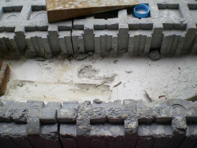 BAU.DE / BAU-Forum: 4. Bild zu Antwort "Bilder zu Isorast Rissen in Betonwand" auf die Frage "Isorast Risse in Betonwand: Ursachen, Risiken & Sanierungskosten?" im BAU-Forum "Au&szlig;enw&auml;nde und Fassaden"