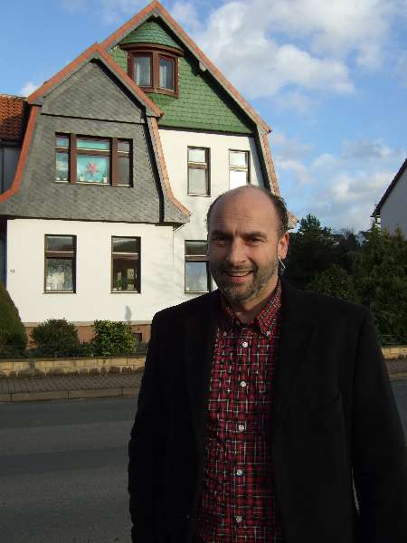 BAU.DE / BAU-Forum: 1. Bild zu Antwort "WDVS-Fachantwort gefordert: Verunsicherung durch fehlende Expertise" auf die Frage "WDVS D&auml;mmplatten Farben (wei&szlig;, grau, rosa): Unterschiede, Vor- & Nachteile?" im BAU-Forum "Au&szlig;enw&auml;nde und Fassaden"