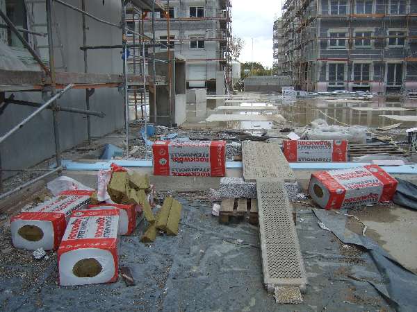 BAU.DE / BAU-Forum: 1. Bild zu Antwort "WDVS-D&auml;mmung: Gehorsam vs. kritische Auseinandersetzung mit EnEV" auf die Frage "WDVS D&auml;mmplatten Farben (wei&szlig;, grau, rosa): Unterschiede, Vor- & Nachteile?" im BAU-Forum "Au&szlig;enw&auml;nde und Fassaden"