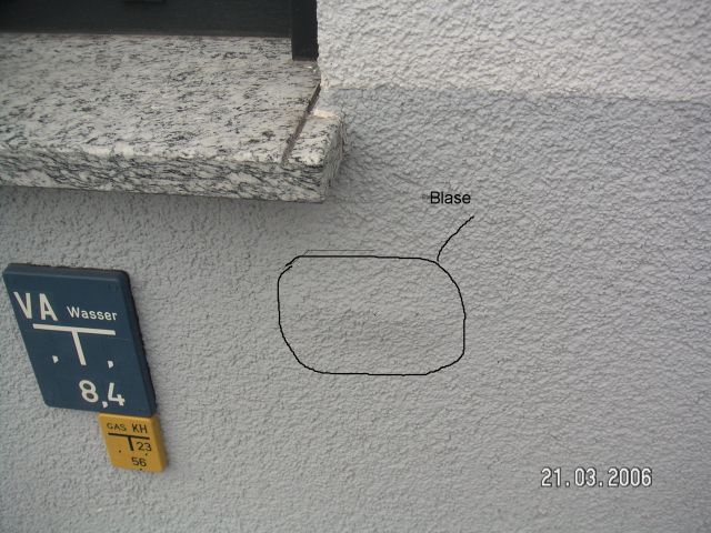 BAU.DE / BAU-Forum: 3. Bild zu Antwort "Hier die Bilder zum Text" auf die Frage "Fassade neu verputzen: Kosten, Material & Vorgehen bei Blasenbildung?" im BAU-Forum "Au&szlig;enw&auml;nde und Fassaden"