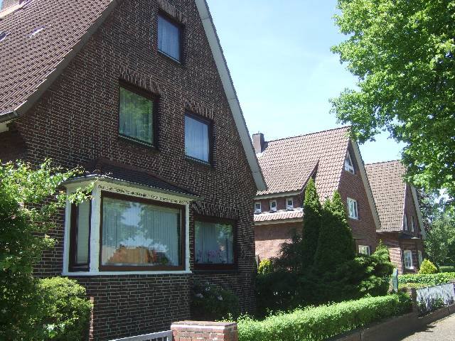 BAU.DE / BAU-Forum: 1. Bild zu Antwort "WDVS-Brandverhalten: Nachdenklichkeit & Alternativen!" auf die Frage "W&auml;rmed&auml;mmung sinnvoll? Risiken, Alternativen & Kosten im &Uuml;berblick" im BAU-Forum "Au&szlig;enw&auml;nde und Fassaden"