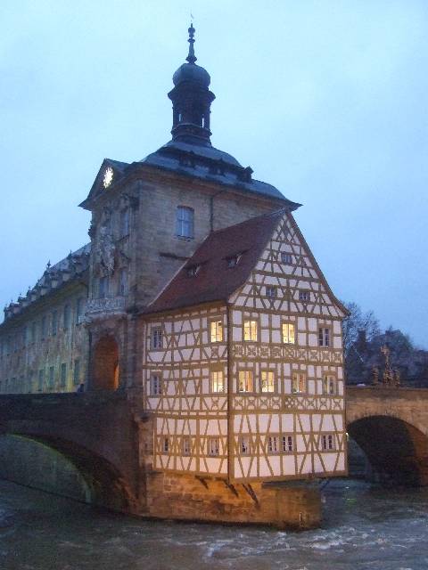 BAU.DE / BAU-Forum: 1. Bild zu Antwort "Baumeisterkunst: Bleibt &uuml;brig, da D&auml;mmbaustil versagt!" auf die Frage "W&auml;rmed&auml;mmung sinnvoll? Risiken, Alternativen & Kosten im &Uuml;berblick" im BAU-Forum "Au&szlig;enw&auml;nde und Fassaden"