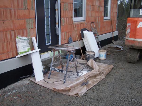 BAU.DE / BAU-Forum: 4. Bild zu Antwort "Wandaufbau: Bilder von Dickbeschichtung, Styrodur & Noppenbahn" auf die Frage "Noppenbahn an Dickbeschichtung Bodenplatte: Funktion, Schäden & nachträglicher Aufwand?" im BAU-Forum "Außenwände und Fassaden" BAU.DE / BAU-Forum: 4. Bild zu Antwort "Wandaufbau: Bilder von Dickbeschichtung, Styrodur & Noppenbahn" auf die Frage "Noppenbahn an Dickbeschichtung Bodenplatte: Funktion, Schäden & nachträglicher Aufwand?" im BAU-Forum "Außenwände und Fassaden"