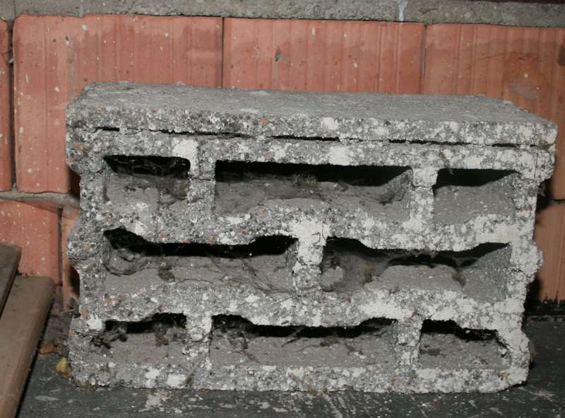 BAU.DE / BAU-Forum: 1. Bild zu Frage "Lokalor Ziegel identifizieren: Eigenschaften, Alternativen & Verfügbarkeit?" im BAU-Forum "Außenwände und Fassaden" BAU.DE / BAU-Forum: 1. Bild zu Frage "Lokalor Ziegel identifizieren: Eigenschaften, Alternativen & Verfügbarkeit?" im BAU-Forum "Außenwände und Fassaden"