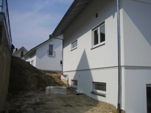 BAU.DE / BAU-Forum: 1. Bild zu Frage "Kellerfassade versch&ouml;nern: Ideen, Kosten & Materialien f&uuml;r Fertigkeller?" im BAU-Forum "Au&szlig;enw&auml;nde und Fassaden"