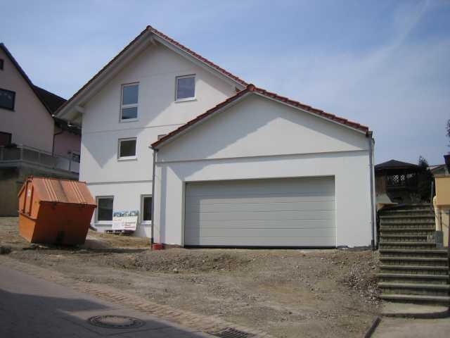 BAU.DE / BAU-Forum: 2. Bild zu Frage "Kellerfassade versch&ouml;nern: Ideen, Kosten & Materialien f&uuml;r Fertigkeller?" im BAU-Forum "Au&szlig;enw&auml;nde und Fassaden"