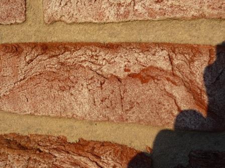 BAU.DE / BAU-Forum: 2. Bild zu Frage "Ausblühungen am Verblender entfernen: Ursachen, Reinigung & Schutzmaßnahmen?" im BAU-Forum "Außenwände und Fassaden" BAU.DE / BAU-Forum: 2. Bild zu Frage "Ausblühungen am Verblender entfernen: Ursachen, Reinigung & Schutzmaßnahmen?" im BAU-Forum "Außenwände und Fassaden"