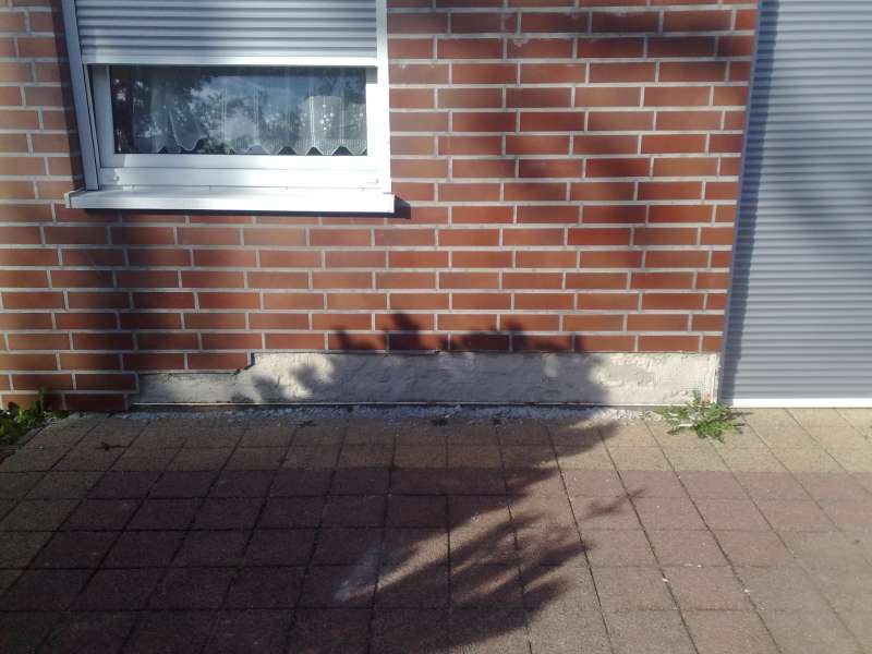 BAU.DE / BAU-Forum: 2. Bild zu Frage "Riemchen fallen ab: Ursachen, Sanierung & Kosten f&uuml;r Giebelseite?" im BAU-Forum "Au&szlig;enw&auml;nde und Fassaden"