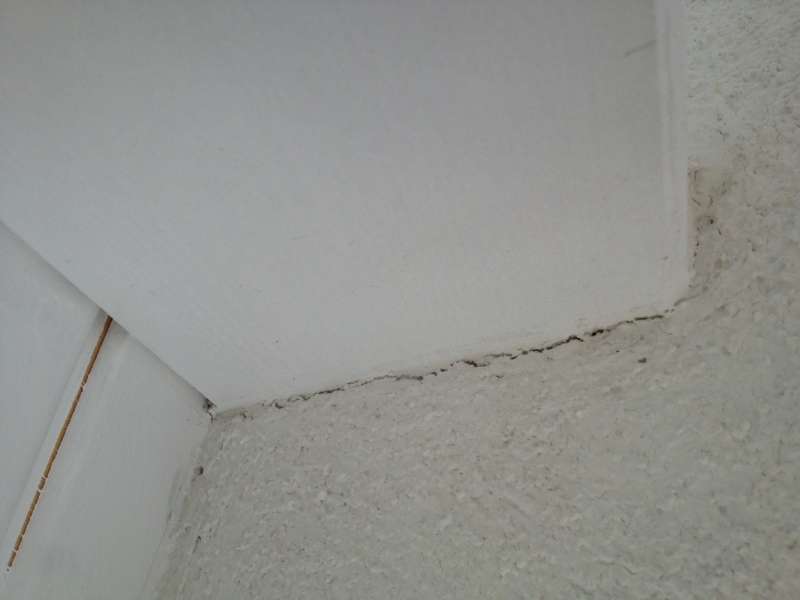 BAU.DE / BAU-Forum: 2. Bild zu Frage "Holzuntersicht Au&szlig;enputz: Korrekte Ausf&uuml;hrung, Vermeidung von Rissen & Alternativen zur Acrylfuge?" im BAU-Forum "Au&szlig;enw&auml;nde und Fassaden"