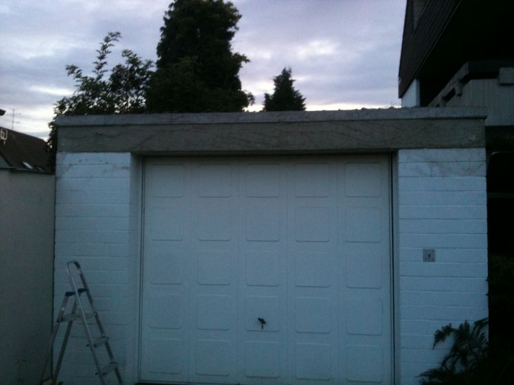 BAU.DE / BAU-Forum: 1. Bild zu Frage "Sektionaltor in Garage nachr&uuml;sten: Kosten, Montage & passende Modelle f&uuml;r Altbauten?" im BAU-Forum "Au&szlig;enw&auml;nde und Fassaden"