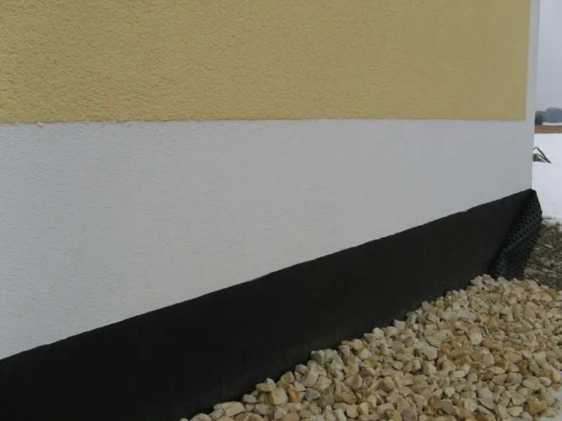 BAU.DE / BAU-Forum: 2. Bild zu Antwort "Garage: Feuchtigkeit im Innenputz – Ursachenanalyse (Fotos)" auf die Frage "Aufsteigende Feuchtigkeit in Garage: Ursachen, Erkennung & Sanierung der Außenwand?" im BAU-Forum "Außenwände und Fassaden" BAU.DE / BAU-Forum: 2. Bild zu Antwort "Garage: Feuchtigkeit im Innenputz – Ursachenanalyse (Fotos)" auf die Frage "Aufsteigende Feuchtigkeit in Garage: Ursachen, Erkennung & Sanierung der Außenwand?" im BAU-Forum "Außenwände und Fassaden"