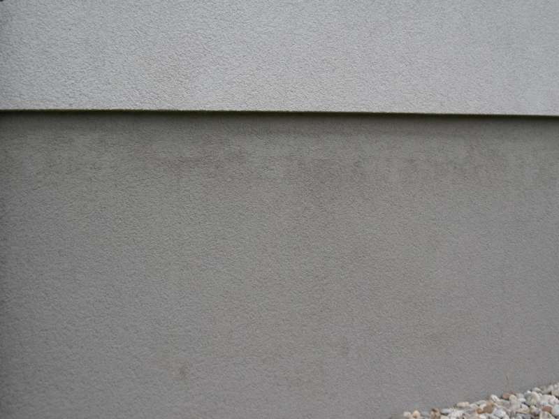 BAU.DE / BAU-Forum: 5. Bild zu Frage "Risse im Sockelputz: Ursachen, Sanierung & Kosten f&uuml;r Neubau/Altbau?" im BAU-Forum "Au&szlig;enw&auml;nde und Fassaden"