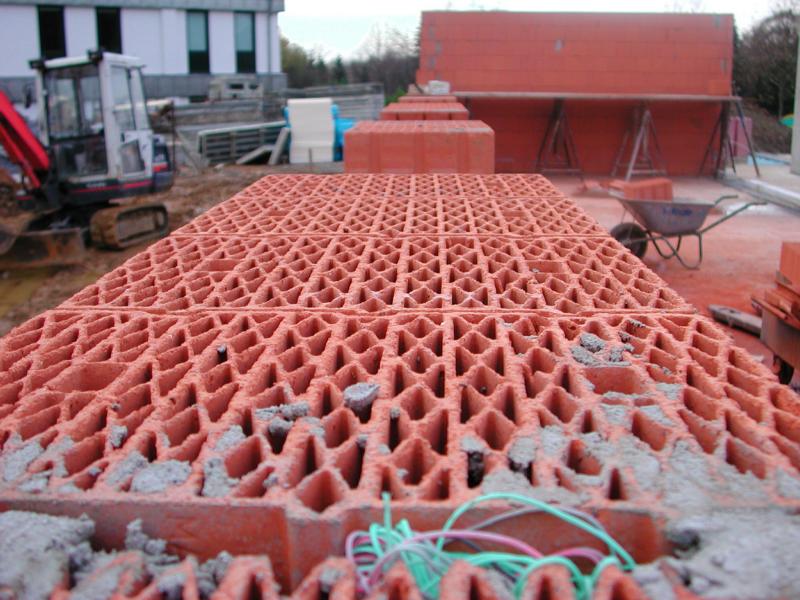 BAU.DE / BAU-Forum: 1. Bild zu Frage "Planziegel ungeschliffen: Ist das normal? Eigenschaften, Toleranzen & Verarbeitung" im BAU-Forum "Au&szlig;enw&auml;nde und Fassaden"