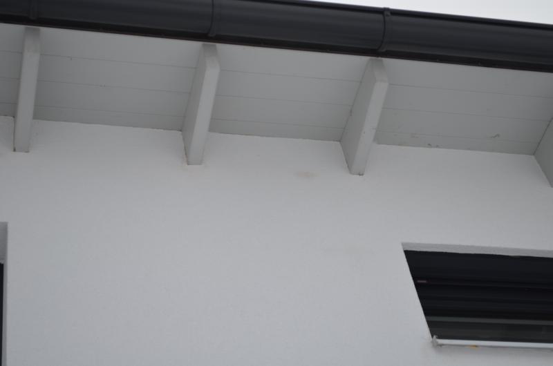 BAU.DE / BAU-Forum: 1. Bild zu Frage "Braune Flecken auf Fassade: Ursachen, Risiken & Sanierung bei Styropor-Dämmung?" im BAU-Forum "Außenwände und Fassaden" BAU.DE / BAU-Forum: 1. Bild zu Frage "Braune Flecken auf Fassade: Ursachen, Risiken & Sanierung bei Styropor-Dämmung?" im BAU-Forum "Außenwände und Fassaden"