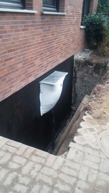 BAU.DE / BAU-Forum: 1. Bild zu Frage "Wie und womit Fassadenriemchen an Isolierung anbringen?" im BAU-Forum "Au&szlig;enw&auml;nde und Fassaden"