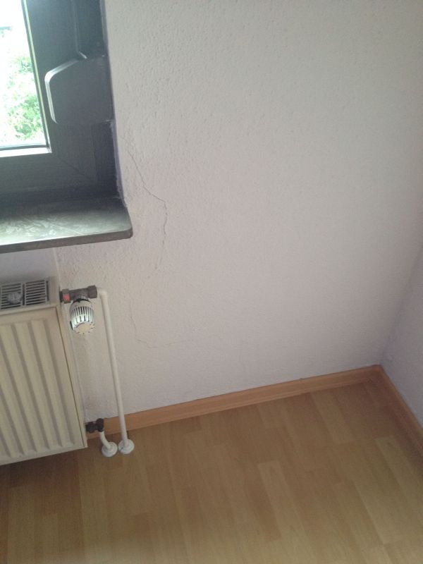 BAU.DE / BAU-Forum: 4. Bild zu Frage "Setzrisse" im BAU-Forum "Außenwände und Fassaden" BAU.DE / BAU-Forum: 4. Bild zu Frage "Setzrisse" im BAU-Forum "Außenwände und Fassaden"