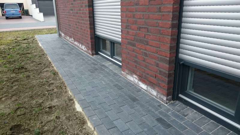 BAU.DE / BAU-Forum: 1. Bild zu Frage "Wei&szlig;e Flecken auf Klinker entfernen: Ursachen, Reinigung & Vorbeugung?" im BAU-Forum "Au&szlig;enw&auml;nde und Fassaden"