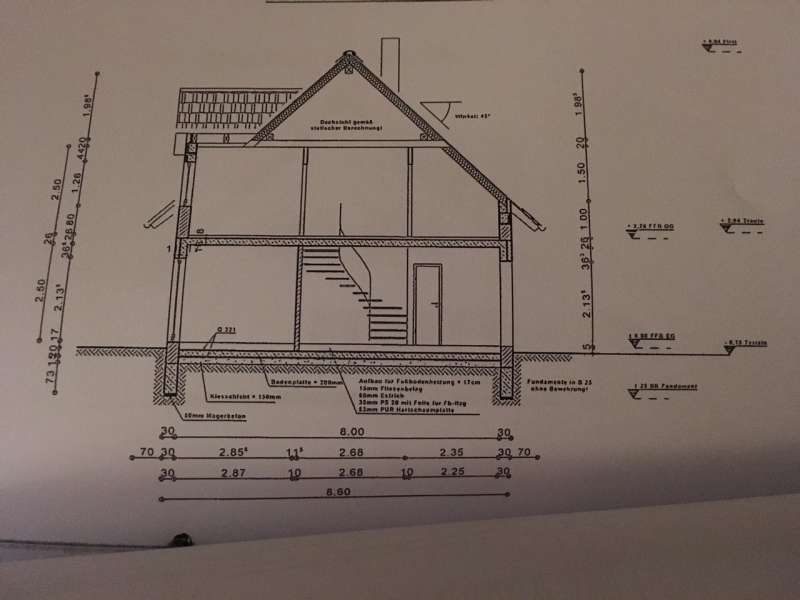 BAU.DE / BAU-Forum: 5. Bild zu Frage "Ablagerung im Putz, pr&ouml;selnder Putz oberhalb Sockel &nbsp;-&nbsp; Beratung Hauskauf" im BAU-Forum "Au&szlig;enw&auml;nde und Fassaden"