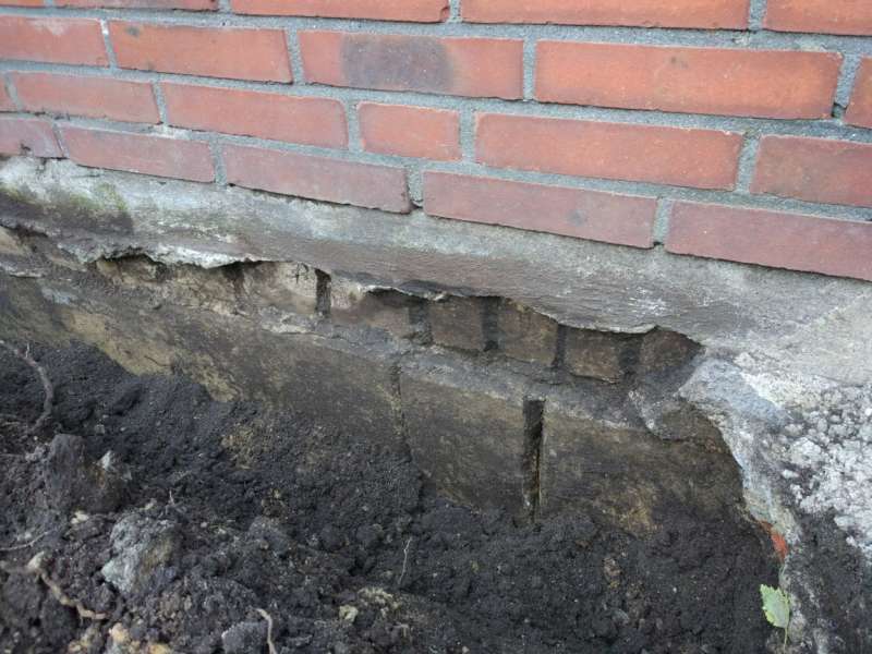 BAU.DE / BAU-Forum: 1. Bild zu Frage "Fundament abdichten: Anleitung, Materialien, Kosten & Risiken bei Feuchtigkeit?" im BAU-Forum "Au&szlig;enw&auml;nde und Fassaden"
