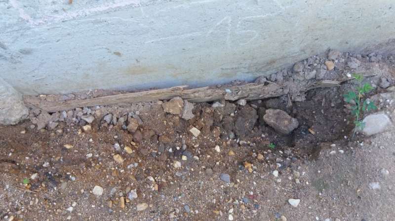 BAU.DE / BAU-Forum: 1. Bild zu Frage "Schalungsreste okay?" im BAU-Forum "Au&szlig;enw&auml;nde und Fassaden"