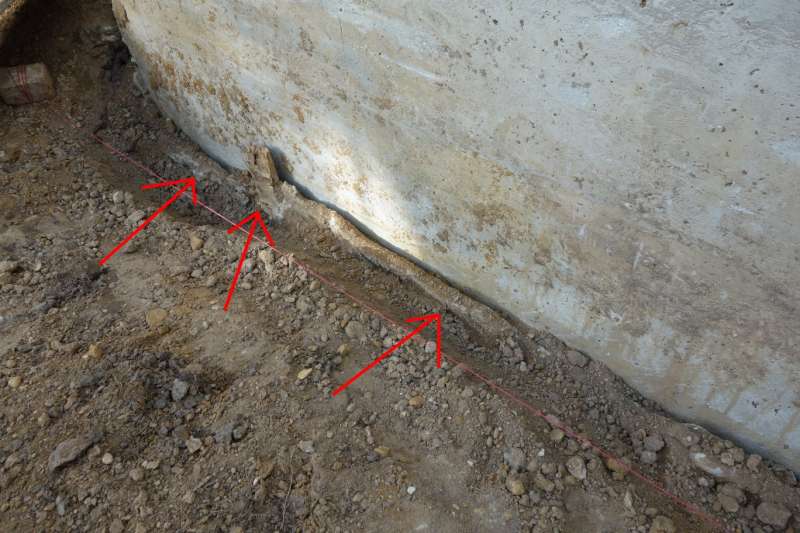 BAU.DE / BAU-Forum: 4. Bild zu Frage "Schalungsreste okay?" im BAU-Forum "Au&szlig;enw&auml;nde und Fassaden"