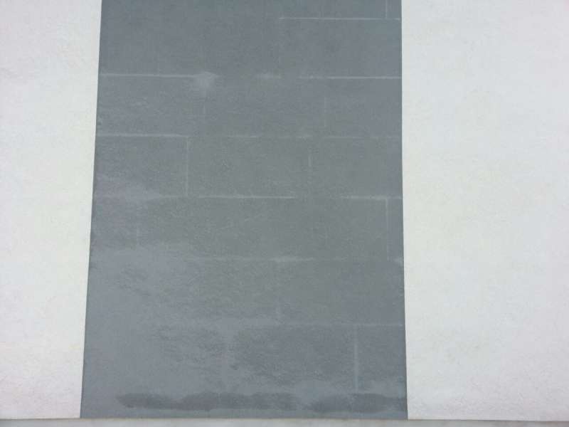 BAU.DE / BAU-Forum: 5. Bild zu Frage "Nasse Fassade, Rinnsal am Kellersockel, Putz zieht Wasser?" im BAU-Forum "Au&szlig;enw&auml;nde und Fassaden"