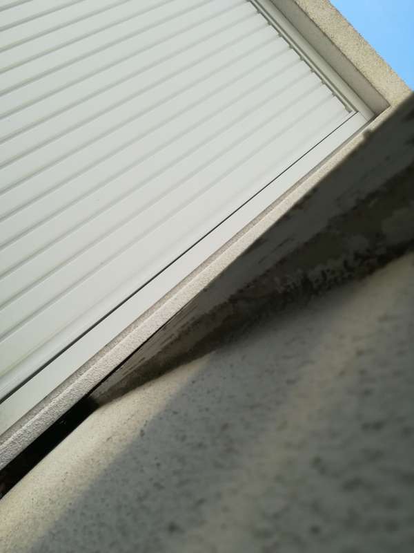 BAU.DE / BAU-Forum: 3. Bild zu Antwort "Hallo und vielen Dank, die Garage wurde..." auf die Frage "Nasse Fassade & Rinnsal am Kellersockel: Ursachen, Sanierung & Kosten?" im BAU-Forum "Au&szlig;enw&auml;nde und Fassaden"