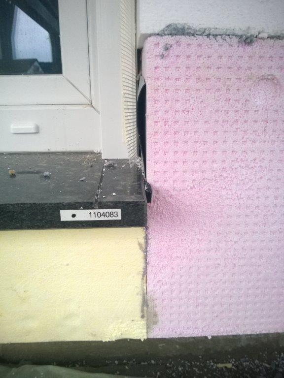 BAU.DE / BAU-Forum: 3. Bild zu Antwort "WDVS Sockelputz: Erneuter Dank für die Rückmeldung" auf die Frage "WDVS Sockelputz Neubau: Abplatzungen Wetterseite – Ursachen, Sanierung & Kosten?" im BAU-Forum "Außenwände und Fassaden" BAU.DE / BAU-Forum: 3. Bild zu Antwort "WDVS Sockelputz: Erneuter Dank für die Rückmeldung" auf die Frage "WDVS Sockelputz Neubau: Abplatzungen Wetterseite – Ursachen, Sanierung & Kosten?" im BAU-Forum "Außenwände und Fassaden"