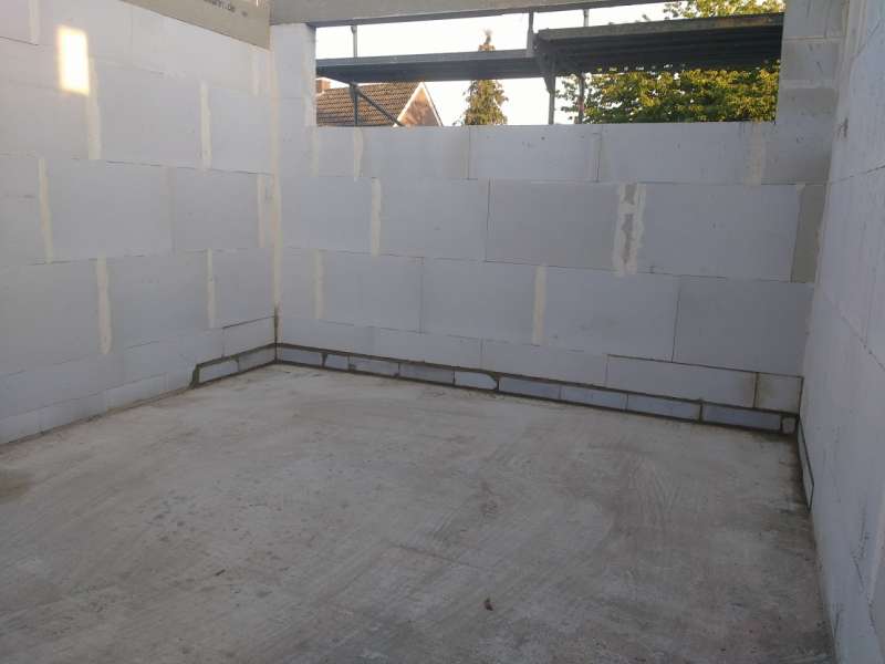 BAU.DE / BAU-Forum: 1. Bild zu Frage "ISO Kimmsteine unterschieben" im BAU-Forum "Au&szlig;enw&auml;nde und Fassaden"