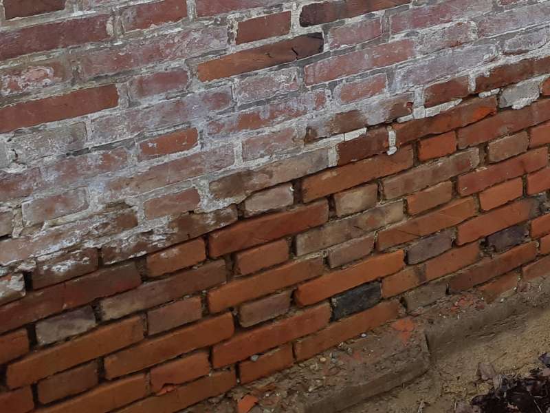 BAU.DE / BAU-Forum: 1. Bild zu Frage "Abdichtung Ziegelmauerwerk unter der Erde" im BAU-Forum "Au&szlig;enw&auml;nde und Fassaden"