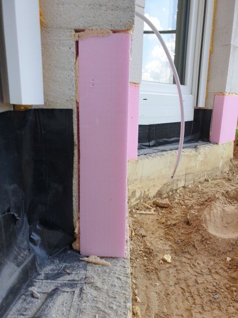 BAU.DE / BAU-Forum: 1. Bild zu Frage "Sockelabdichtung: Horizontale Abdichtung anschlie&szlig;en &ndash; korrekte Ausf&uuml;hrung & Kosten?" im BAU-Forum "Au&szlig;enw&auml;nde und Fassaden"