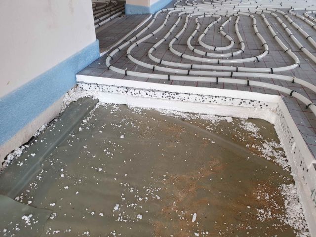 BAU.DE / BAU-Forum: 3. Bild zu Antwort "Sockelabdichtung: Fragen zur korrekten Ausf&uuml;hrung &ndash; Danke!" auf die Frage "Sockelabdichtung: Horizontale Abdichtung anschlie&szlig;en &ndash; korrekte Ausf&uuml;hrung & Kosten?" im BAU-Forum "Au&szlig;enw&auml;nde und Fassaden"