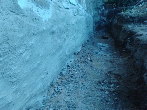 BAU.DE / BAU-Forum: 4. Bild zu Antwort "Sockelabdichtung: Anschlie&szlig;en am T&uuml;rprofil &ndash; Details zur Ausf&uuml;hrung" auf die Frage "Sockelabdichtung: Horizontale Abdichtung anschlie&szlig;en &ndash; korrekte Ausf&uuml;hrung & Kosten?" im BAU-Forum "Au&szlig;enw&auml;nde und Fassaden"